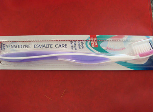 Figura 3 Cepillo dental Sensodyne Esmalte Care®.