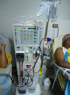 Figura 6 Máquina de hemodiálisis. 16