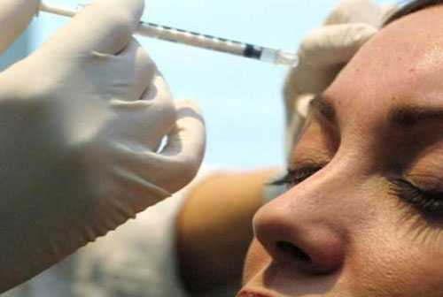 Figura 4 Toxina botulínica como eliminación temporal de expresiones faciales.